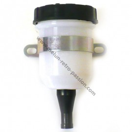 PLASTIC  MAIN BRAKE CYLINDER WITH RUBBER PLUG
