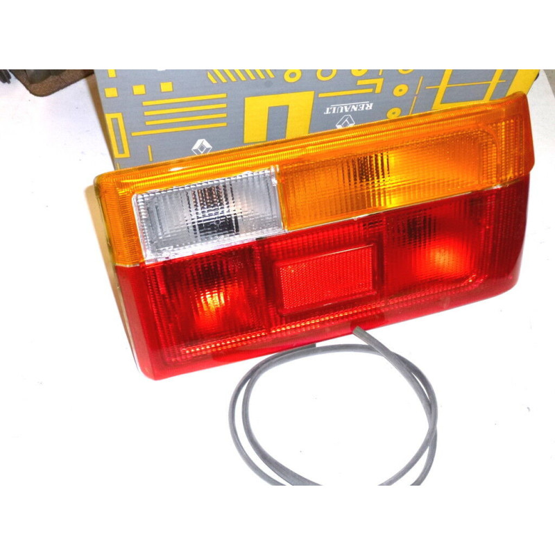 COMPLETE RIGHT REAR LIGHT SEIMA RENAULT R9